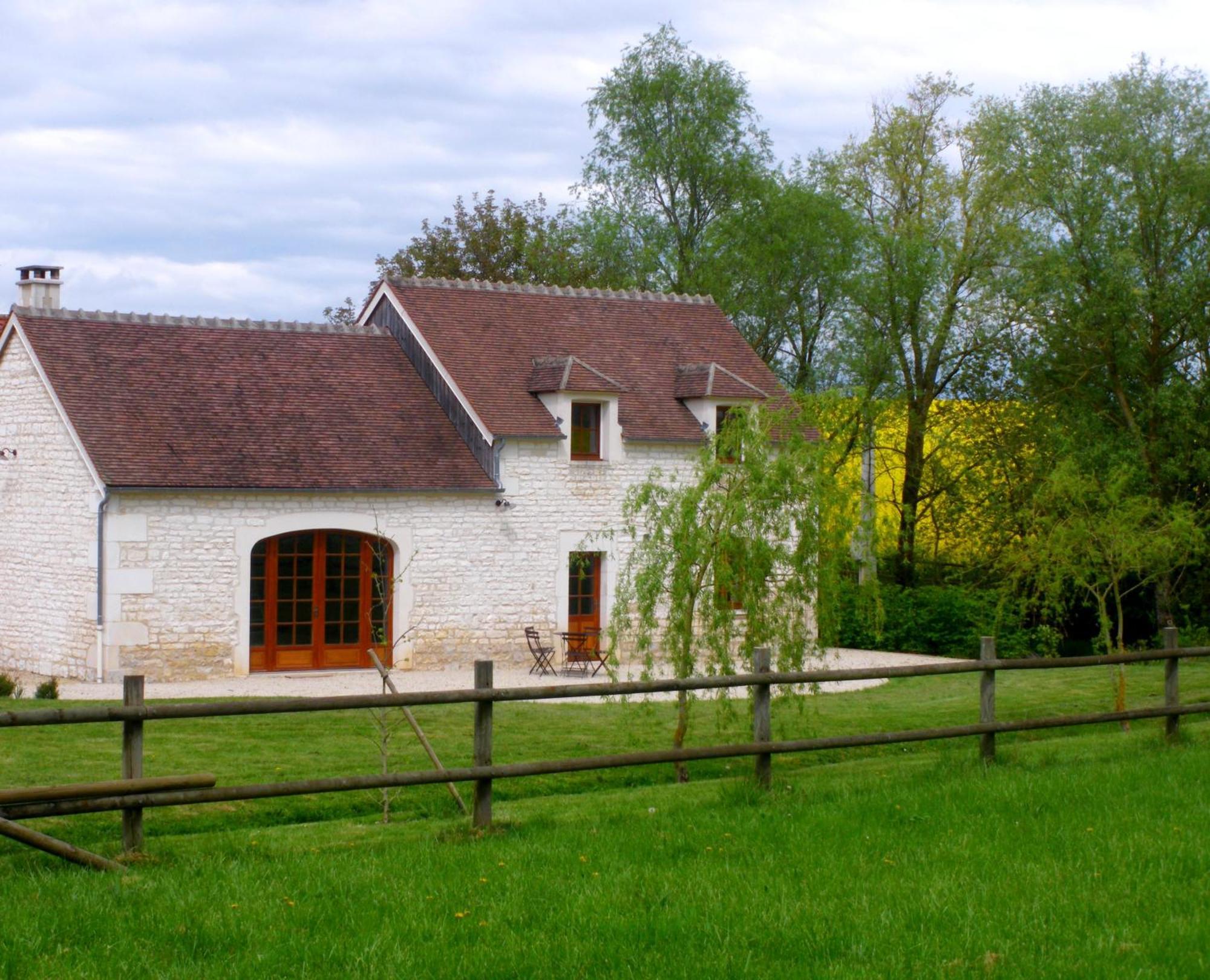 Ferme De Fontaine Gery Bed & Breakfast Tonnerre Exterior photo